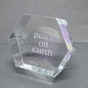 BACCARAT CRYSTAL OCTAGON PAPERWEIGHT PEACE ON EARTH FRANCE